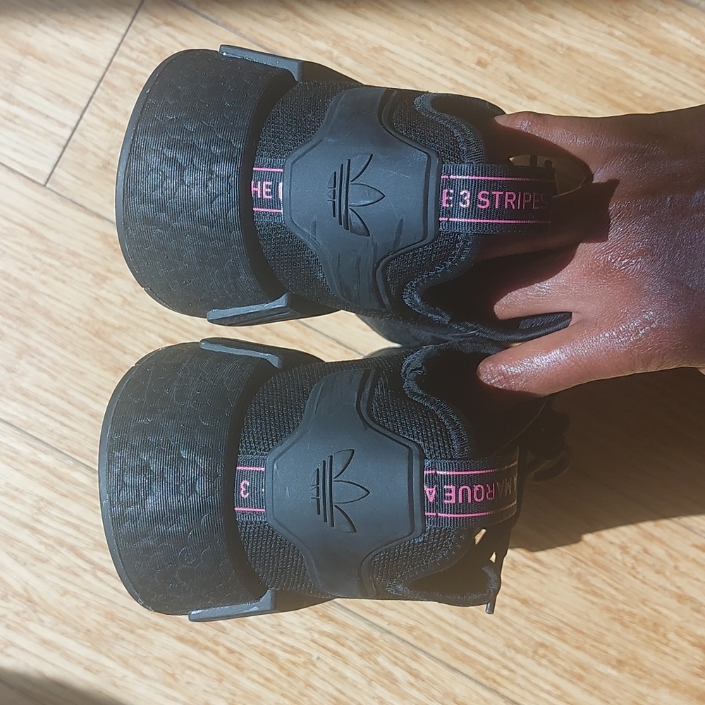 Womens Adidas Sneakers - Picture 5 of 7